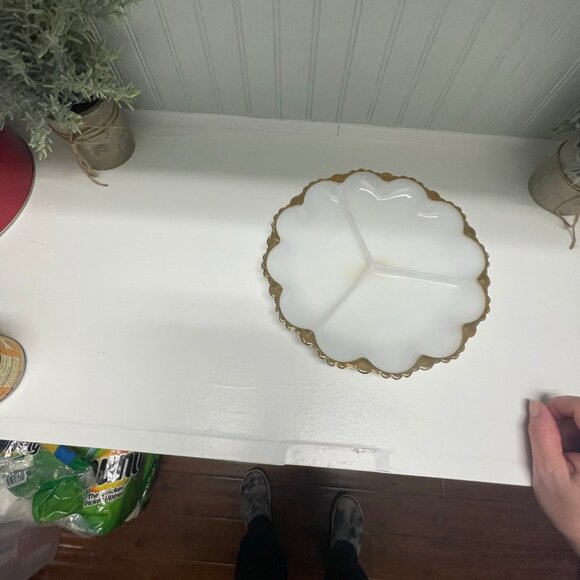 VINTAGE Anchor Hocking Milk Glass & Gold Trimmed Divided Serving Dish/Platter - Picture 7 of 11